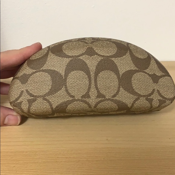 Coach Signature Sunglasses Case - Picture 5 of 8